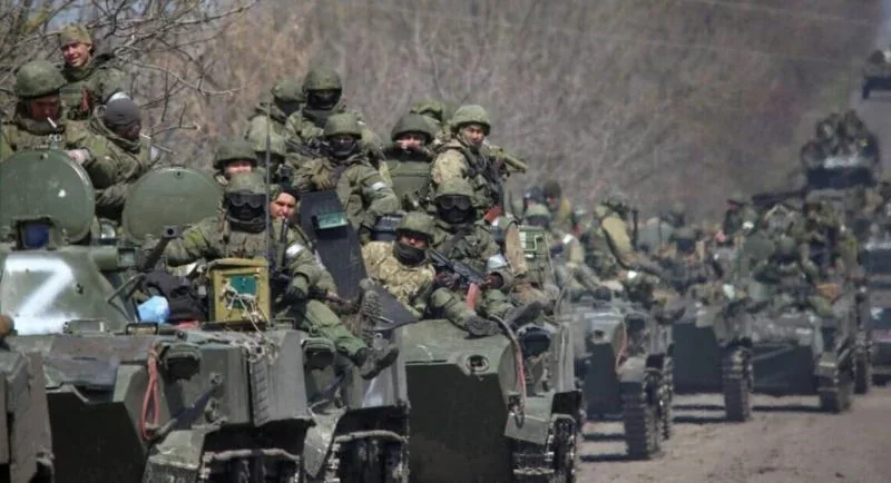 Колона бронетехніки окупантів на Покровському напрямку