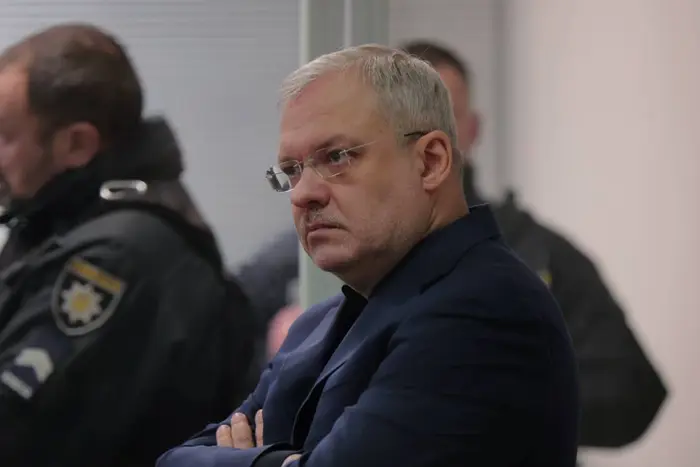 Герман Галущенко в супроводі поліції у справі про порушення презумпції невинуватості