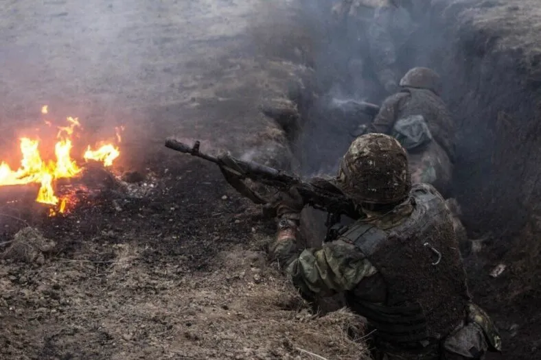 ЗСУ відбивають штурмові групи РФ у траншеях під Костянтинівкою